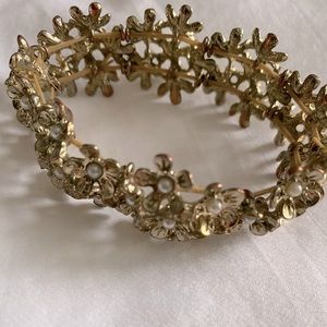 Gold flower bracelet